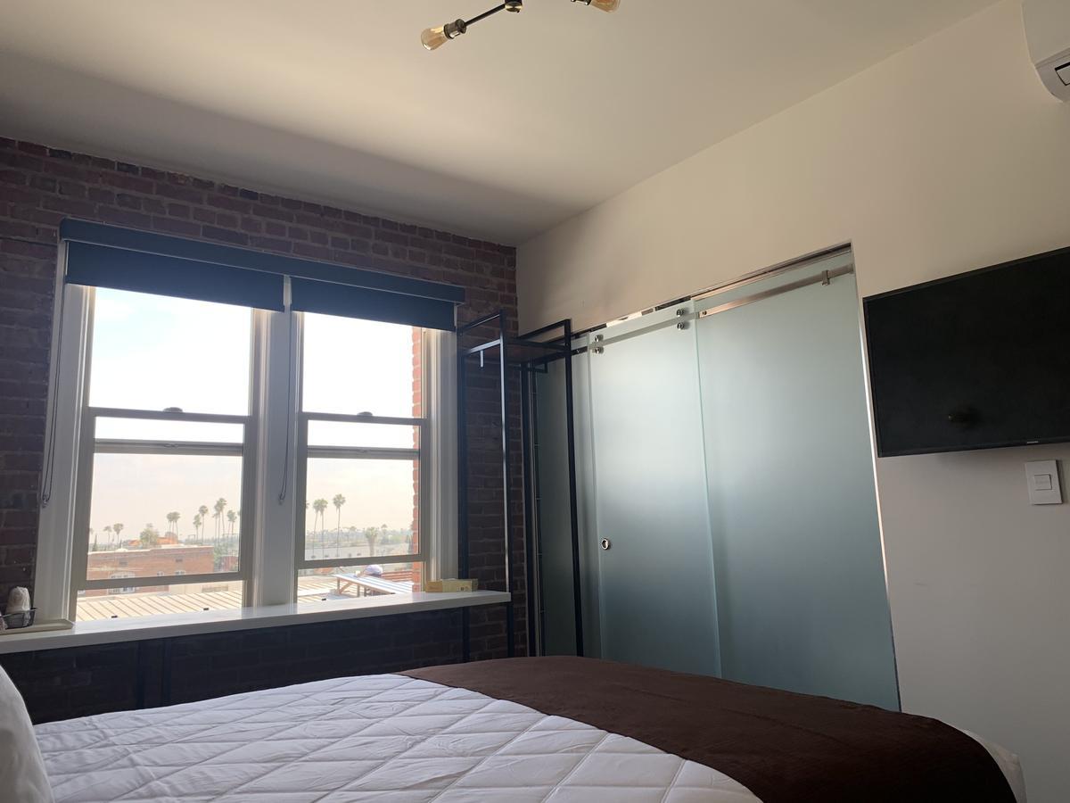 H By H Hospitality Hotel Los Angeles Luaran gambar